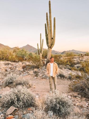 Scottsdale Desert Pregnancy Announcement // Emily Wertz, Local Luxury Real Estate.