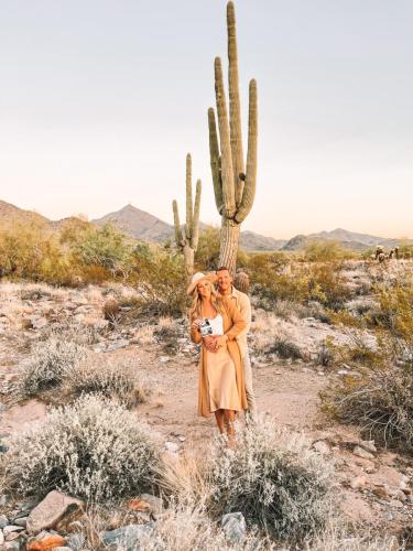 Scottsdale Desert Pregnancy Announcement // Emily Wertz, Local Luxury Real Estate.