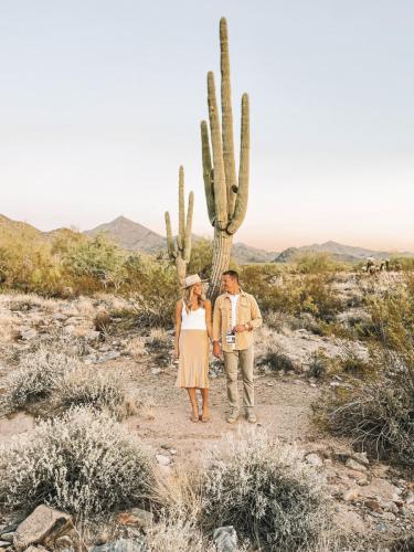 Scottsdale Desert Pregnancy Announcement // Emily Wertz, Local Luxury Real Estate.